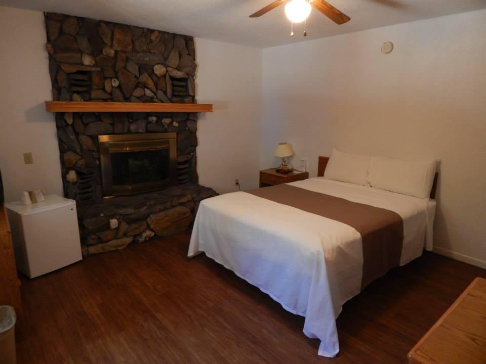 The Brookside Motel / Mt. Rushmore Keystone Eksteriør bilde